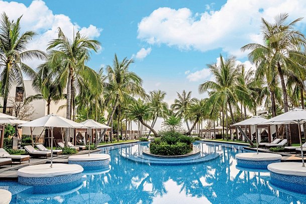 Shilla Monogram Danang