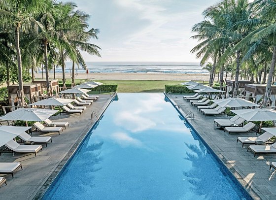 Shilla Monogram Danang
