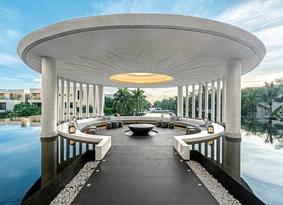 Shilla Monogram Danang