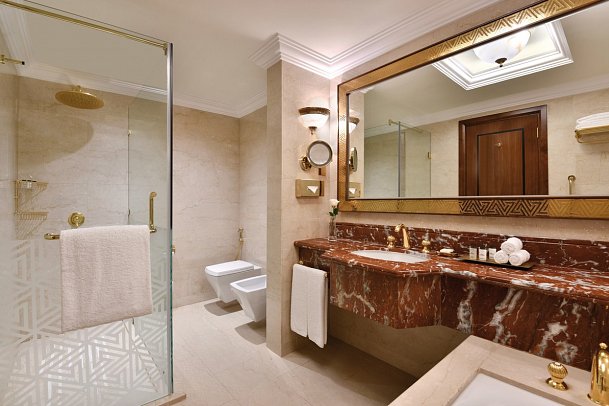 Sheraton Grand Doha Resort & Convention Hotel