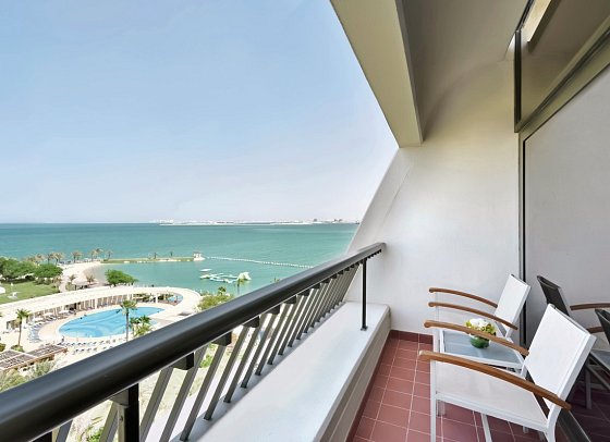 Sheraton Grand Doha Resort & Convention Hotel - Beispiel Balkon Club Room (Zimmercodierung UL1)