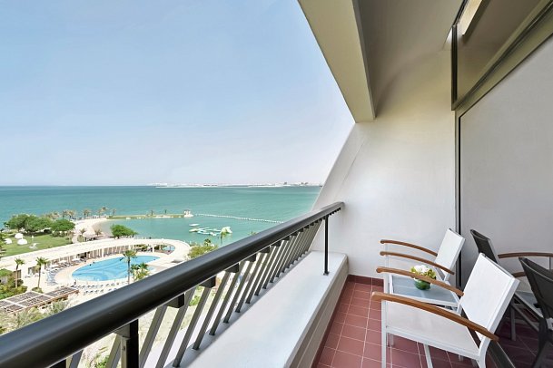 Sheraton Grand Doha Resort & Convention Hotel - Beispiel Balkon Club Room (Zimmercodierung UL1)