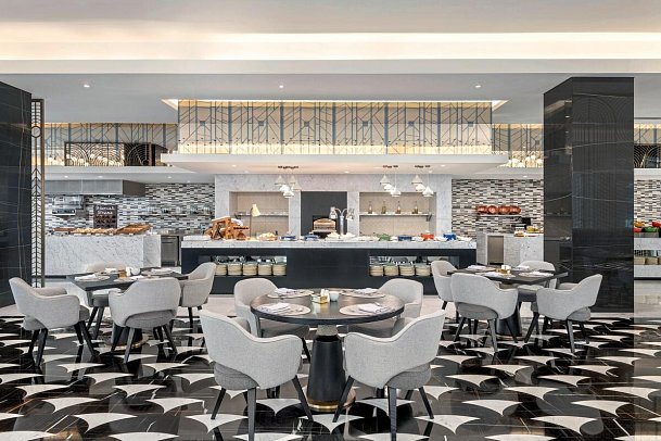 Wyndham Grand Doha Westbay Beach
