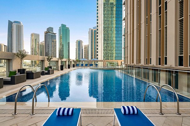 Wyndham Grand Doha Westbay Beach