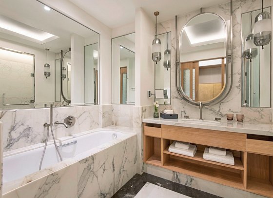 The St. Regis Doha - Wohnbeispiel Grand Deluxe Sea View (Zimmercodierung UD2)