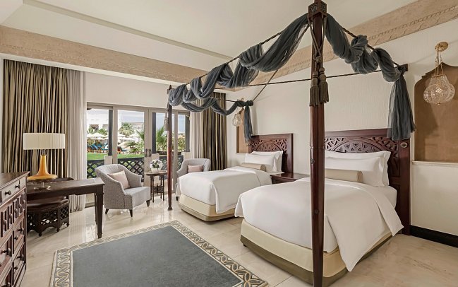 The Ritz-Carlton Sharq Village & Spa - Wohnbeispiel Deluxe Pool View (Zimmercodierung UDP)
