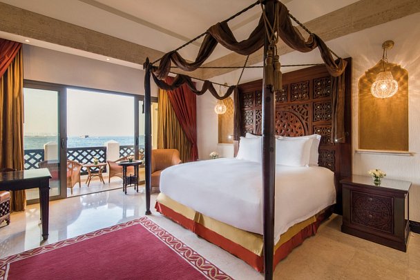 The Ritz-Carlton Sharq Village & Spa - Wohnbeispiel Deluxe Sea View Room (Zimmercodierung UDM)