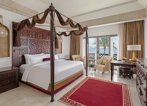 The Ritz-Carlton Sharq Village & Spa - Wohnbeispiel Deluxe Resort View (Zimmercodierungen UD1, UD2, UDM & UDP)