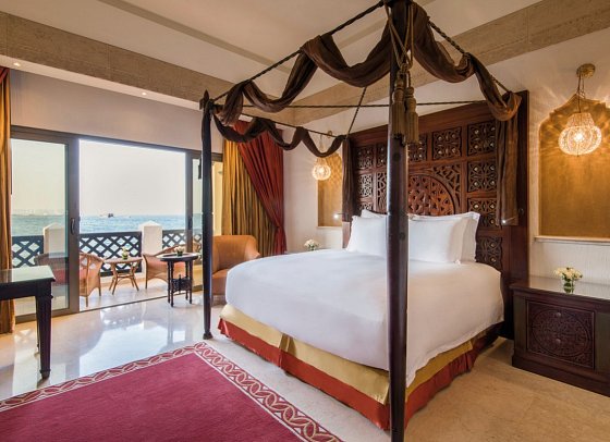 The Ritz-Carlton Sharq Village & Spa - Wohnbeispiel Deluxe Sea View Room (Zimmercodierung UDM)