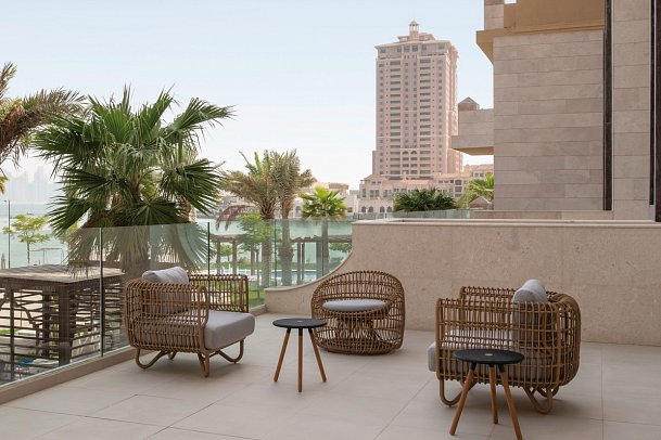 The St. Regis Marsa Arabia Island, The Pearl Qatar - Beispiel Balkon (Zimmercodierung W1M)