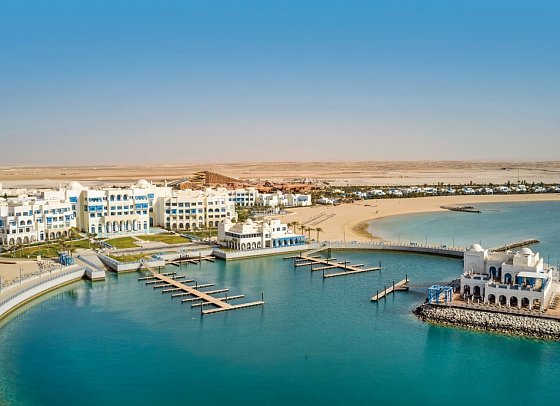 Hilton Salwa Beach Resort & Villas