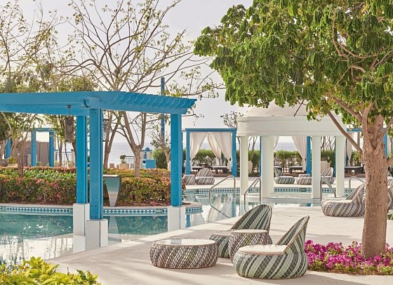 Hilton Salwa Beach Resort & Villas