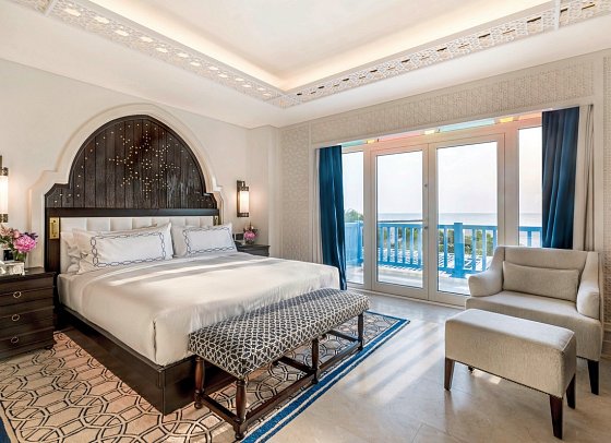 Hilton Salwa Beach Resort & Villas - Wohnbeispiel Three Bedroom Beach Villa with Pool (Zimmercodierung VB3)