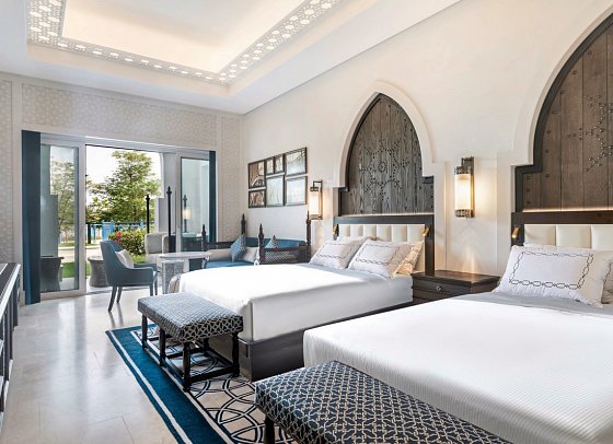 Hilton Salwa Beach Resort & Villas - Wohnbeispiel Two Queen Beds Guest (Zimmercodierung UG2)