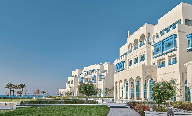 Hilton Salwa Beach Resort & Villas