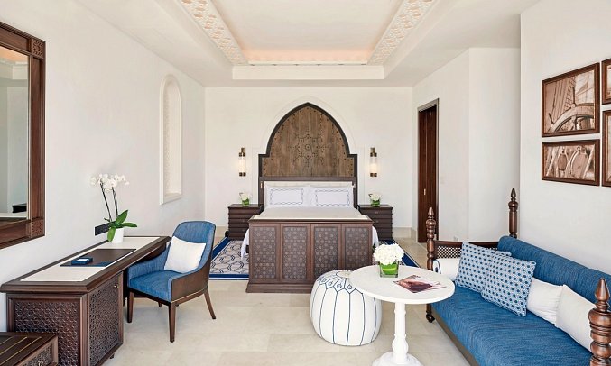 Hilton Salwa Beach Resort & Villas - Wohnbeispiel One Bedroom Suite Sea View (Zimmercodierung WBM)