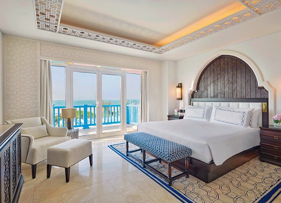 Hilton Salwa Beach Resort & Villas - Wohnbeispiel One Bedroom Suite Sea View (Zimmercodierung WBM)