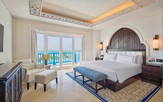 Hilton Salwa Beach Resort & Villas - Wohnbeispiel One Bedroom Suite Sea View (Zimmercodierung WBM)