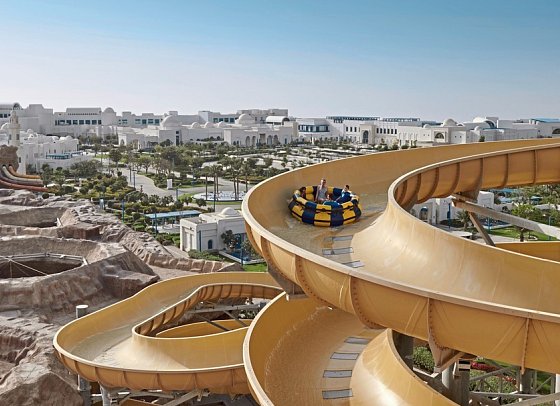 Hilton Salwa Beach Resort & Villas