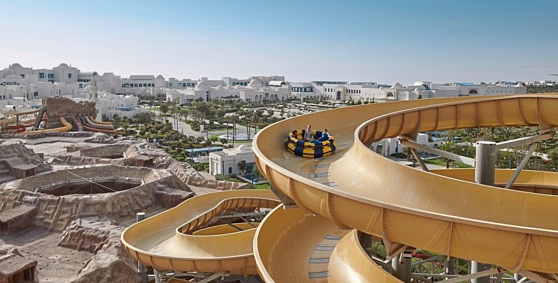 Hilton Salwa Beach Resort & Villas