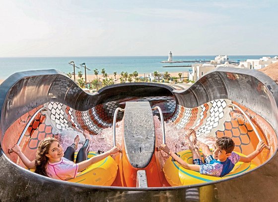 Hilton Salwa Beach Resort & Villas