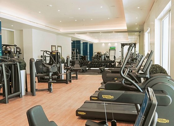 Hilton Salwa Beach Resort & Villas