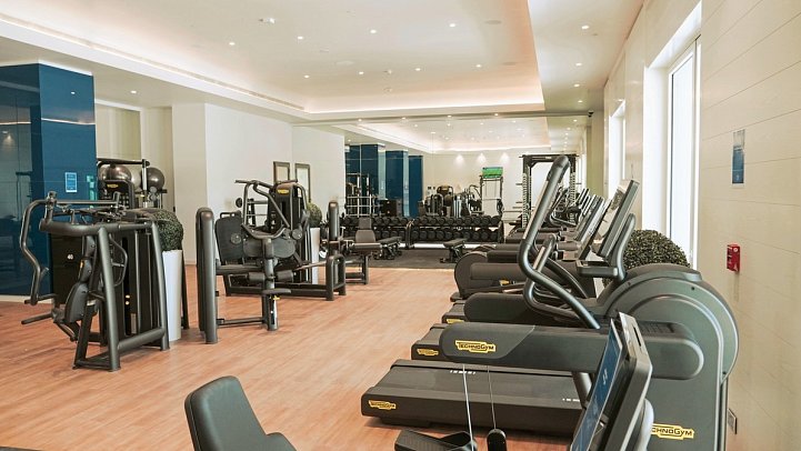 Hilton Salwa Beach Resort & Villas
