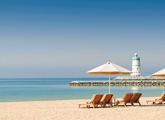 Hilton Salwa Beach Resort & Villas