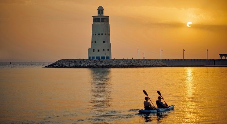 Hilton Salwa Beach Resort & Villas