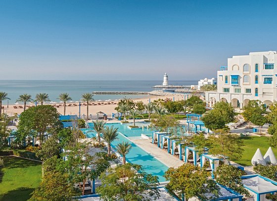 Hilton Salwa Beach Resort & Villas