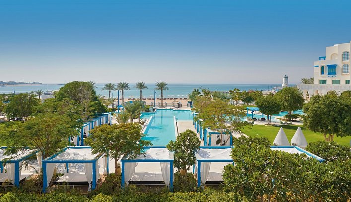 Hilton Salwa Beach Resort & Villas