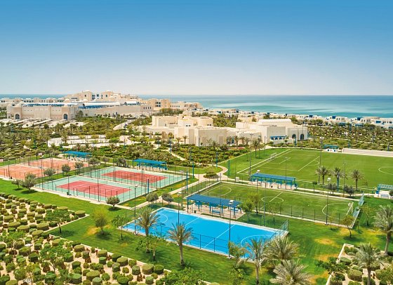 Hilton Salwa Beach Resort & Villas