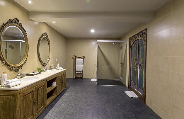 Plataran Menjangan Resort & Spa - Beispiel Bad Two Bedroom Forest Villa (Zimmercodierung VB2)