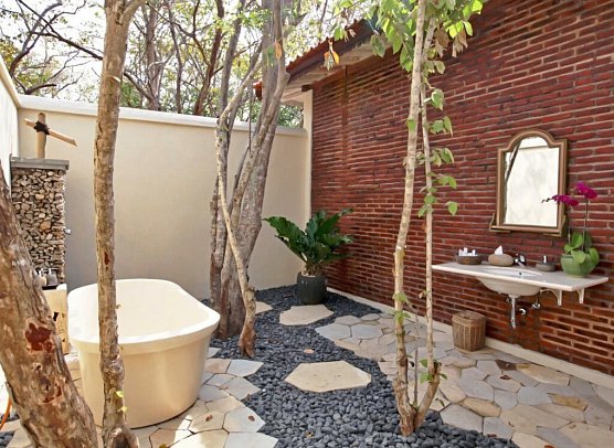 Plataran Menjangan Resort & Spa - Beispiel Bad Ocean Front Pool Villa (Zimmercodierung VBR)