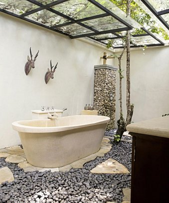 Plataran Menjangan Resort & Spa - Beispiel Bad One Bedroom Forest Villa (Zimmercodierung VB1)