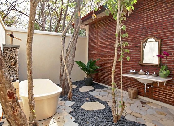 Plataran Menjangan Resort & Spa - Beispiel Bad Ocean Front Pool Villa (Zimmercodierung VBR)