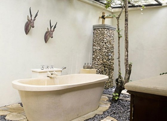 Plataran Menjangan Resort & Spa - Beispiel Bad One Bedroom Forest Villa (Zimmercodierung VB1)