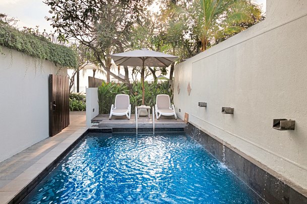 The Anvaya Beach Resort Bali - Beispiel Pool Beachfront Private Suite (Zimmercodierung WBO)