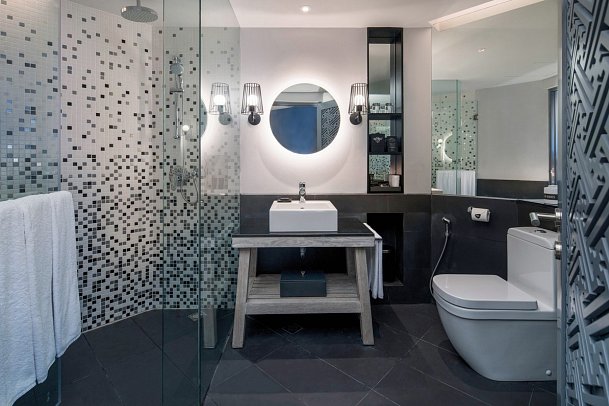 Hard Rock Hotel Bali - Wohnbeispiel Deluxe Premium Bathroom (Zimmercodierung UM1)