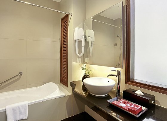 Respati Beach Hotel - Beispiel Bad Deluxe (Zimmercodierung UD1)