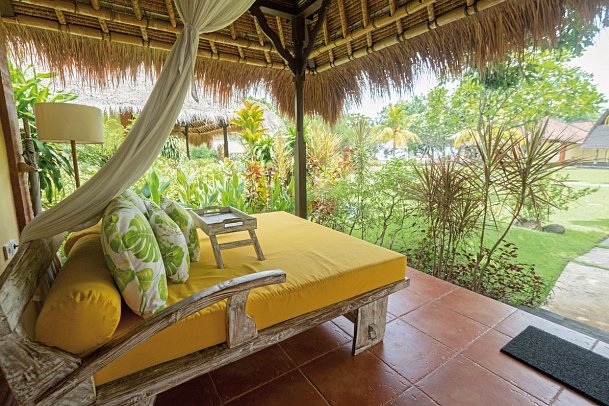 Taman Sari Bali Resort & Spa - Beispiel Terrasse Grand Deluxe Bungalow (Zimmercodierung BD1)