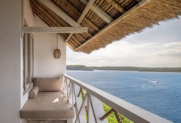 Pramana Natura Nusa Penida - Balkonbeispiel Suite Ocean View (Zimmercodierung WBM)
