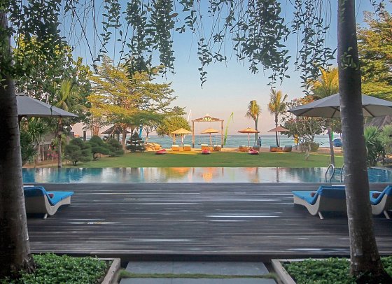 d'Nusa Beach Club and Resort