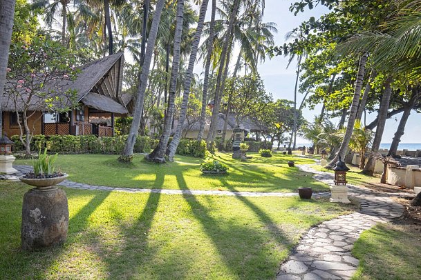 Alam Anda Ocean Front Resort & Spa - Beispiel Aussenansicht Seaview Bungalow (Zimmercodierung BBM)