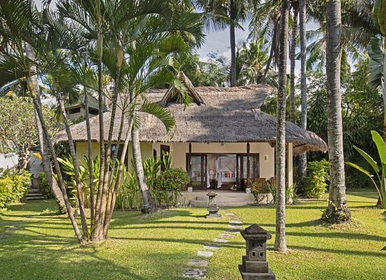Alam Anda Ocean Front Resort & Spa - Beispiel Aussenansicht Deluxe Garden Bungalow (Zimmercodierung BD1)