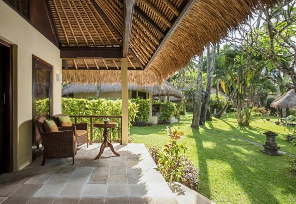 Alam Anda Ocean Front Resort & Spa - Beispiel Terrasse Deluxe Garden Bungalow (Zimmercodierung BD1)