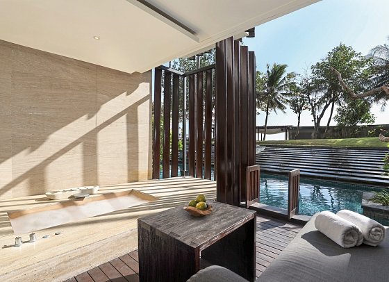 Grand Seminyak - Lifestyle Boutique Bali Resort - Beispiel Terrasse Seminyak Pool Access Suite (Zimmercodierung WBQ)