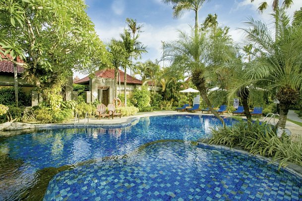 Parigata Villas Resort - Hauptpool