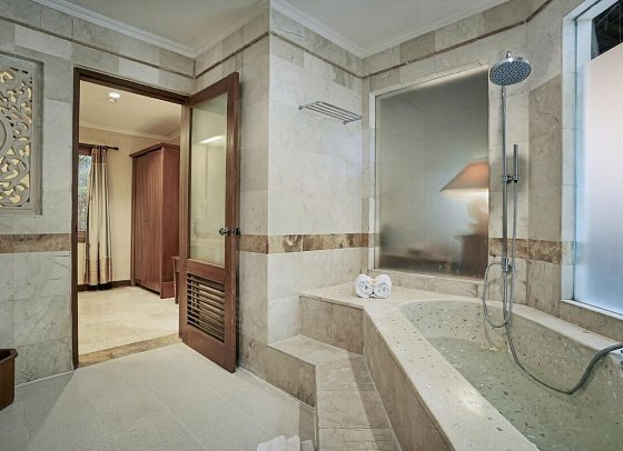 Parigata Villas Resort - Beispiel Bad One Bedroom Deluxe Suite Villa (Zimmercodierung VD1)