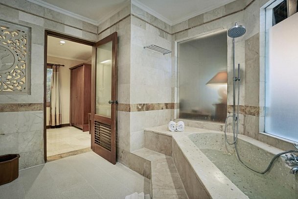 Parigata Villas Resort - Beispiel Bad One Bedroom Deluxe Suite Villa (Zimmercodierung VD1)